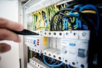 technik elektryk